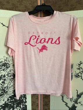 Detroit Lions Pink Short Sleeve Tee